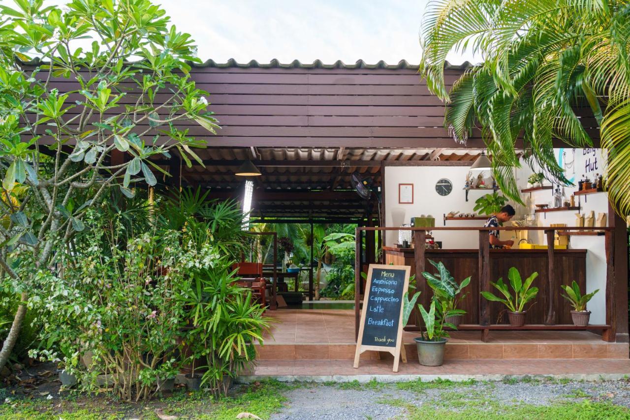 Bang Po Hut Hotel Ban Bang Po Buitenkant foto