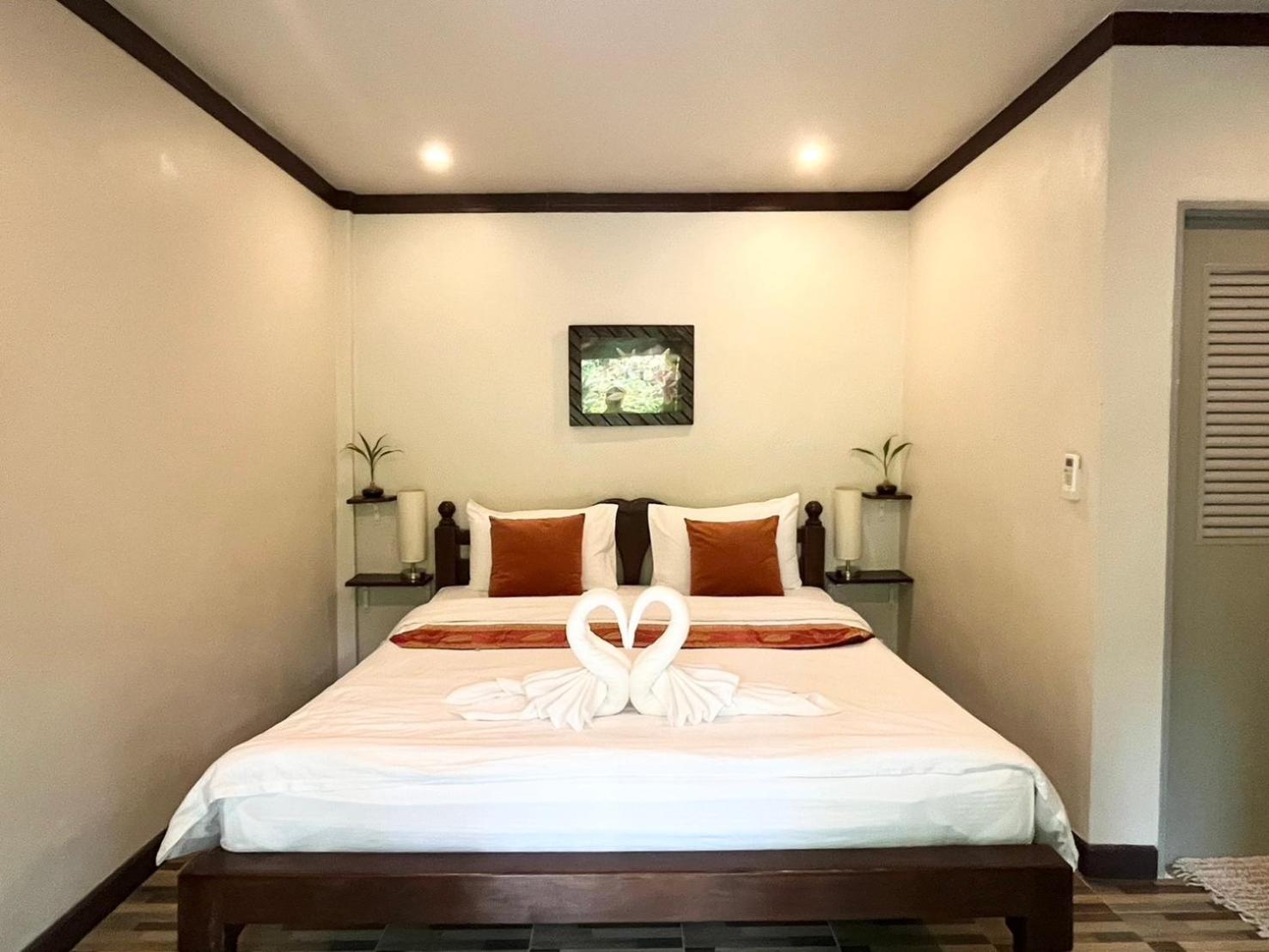 Bang Po Hut Hotel Ban Bang Po Buitenkant foto