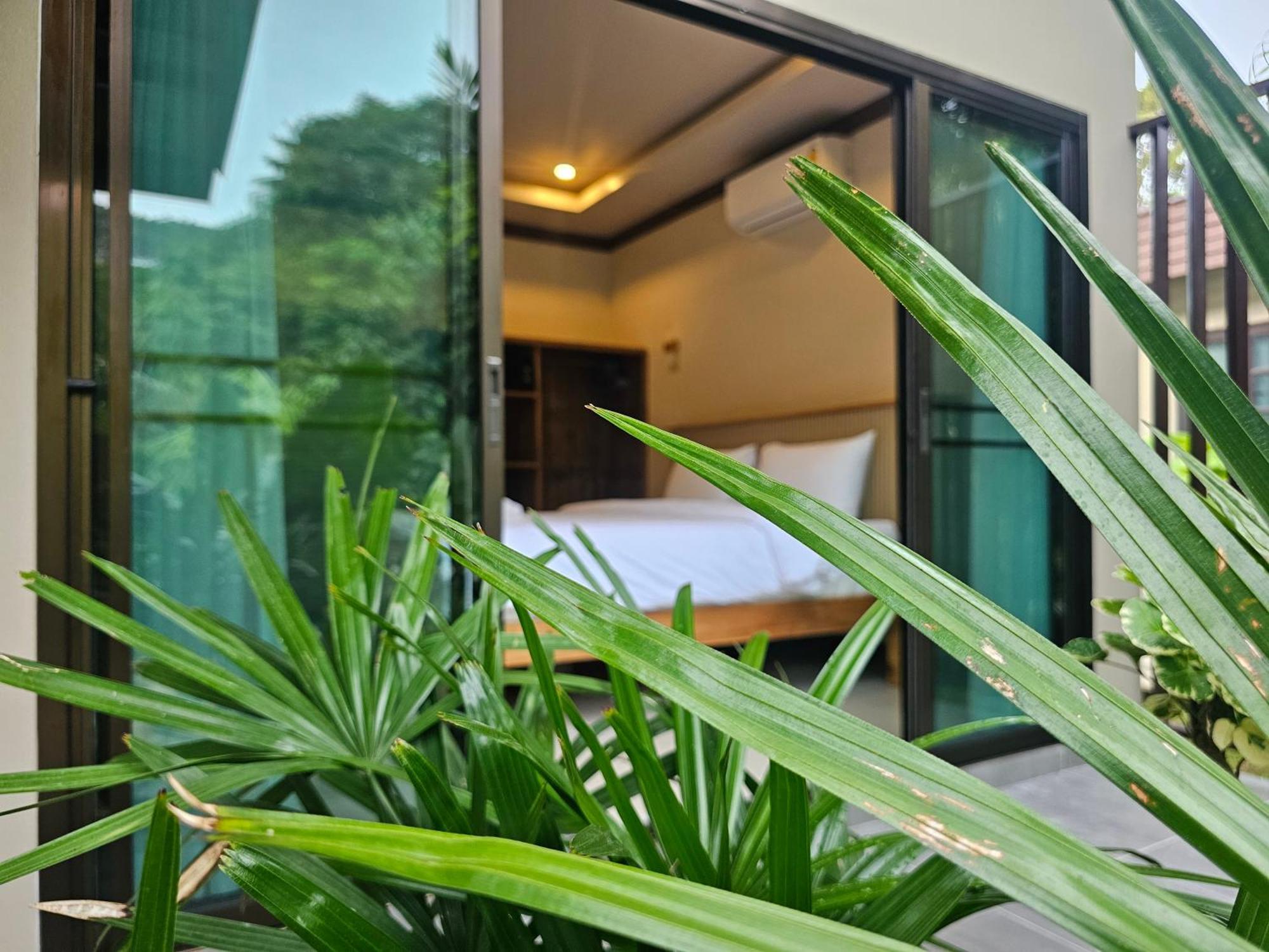 Bang Po Hut Hotel Ban Bang Po Buitenkant foto