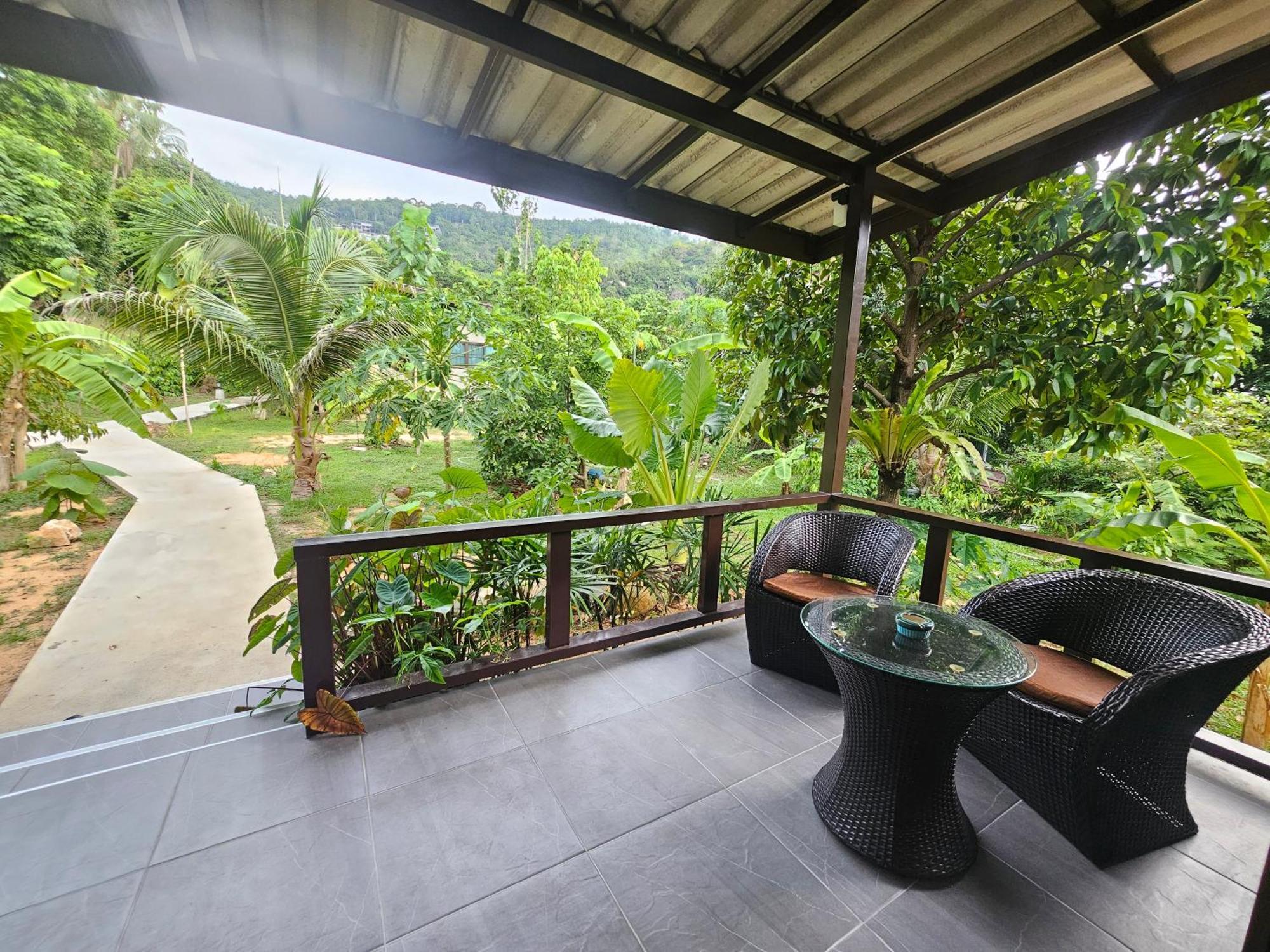 Bang Po Hut Hotel Ban Bang Po Buitenkant foto